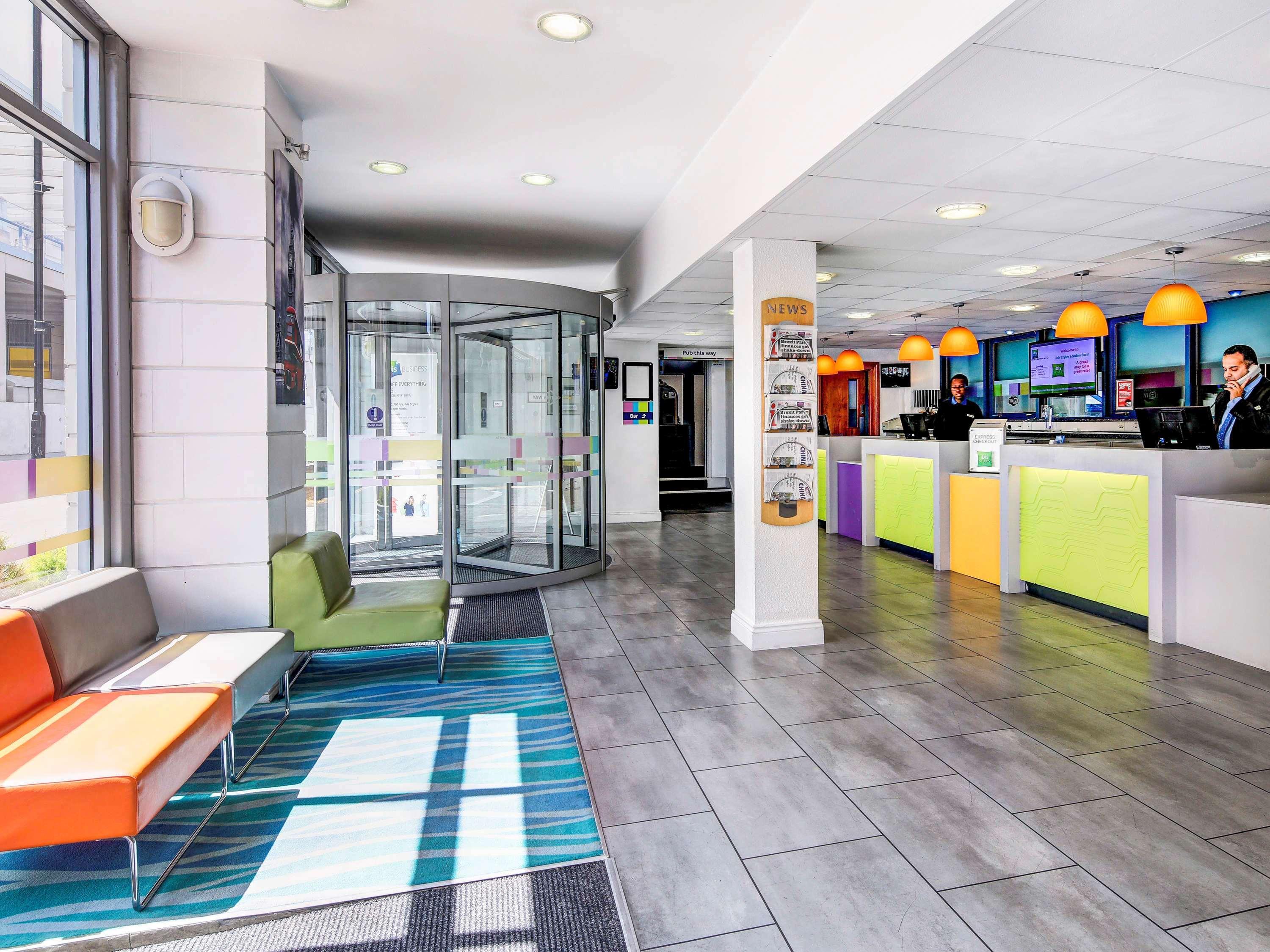 Ibis Styles London Excel Hotel Exterior foto